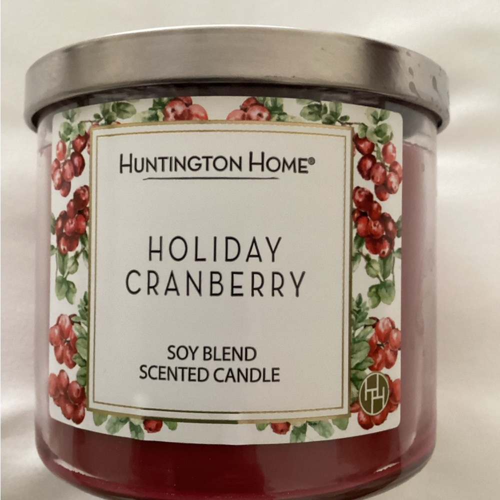 HUNTINGTON HOME HOLIDAYS CRANBERRY CANDLE